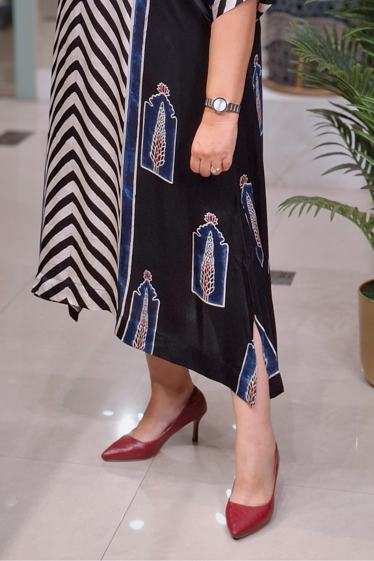 Black Jharoka - Oorja Kaftan-Dress